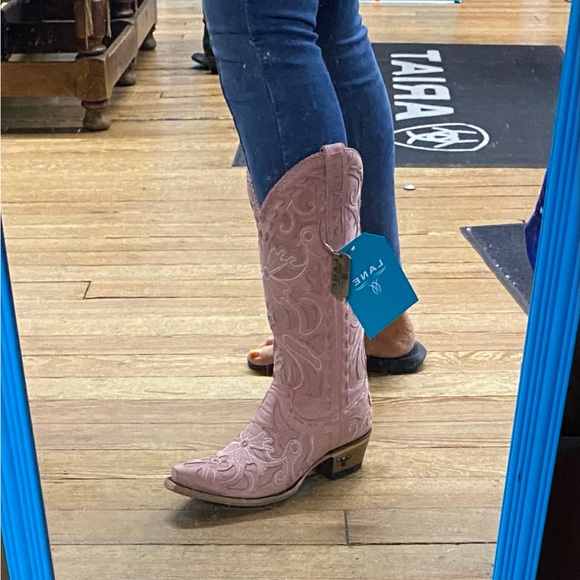 Meet your Posher, Colette - Picture 5 of 7